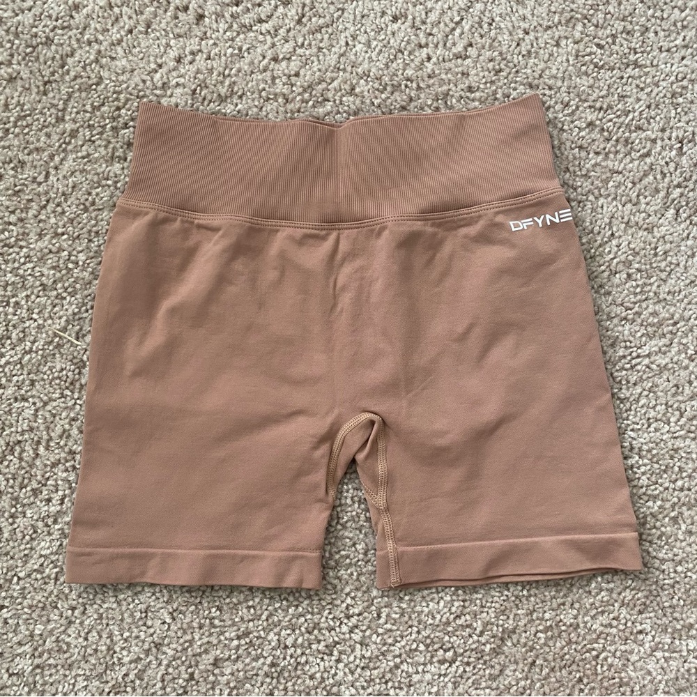 DFYNE dynamic shorts